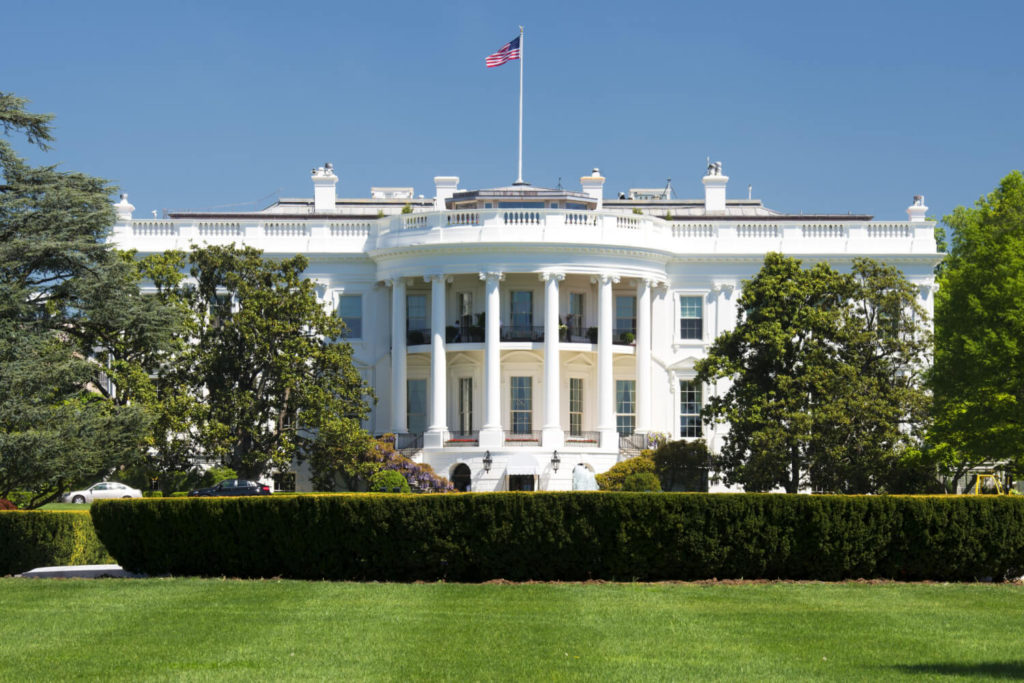 Photo of White House front